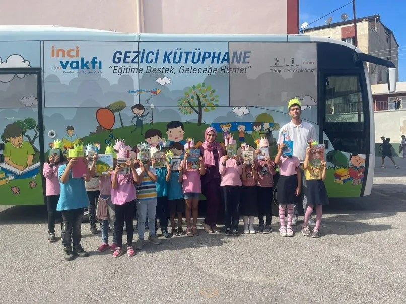 Anadolu Isuzu, Gezici Kütüphane Projesi ile eğitime destek veriyor
