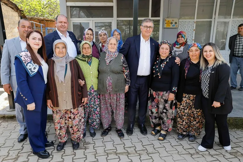 Başkan Tugay Menderes’in köylerinde üreticilerle buluştu