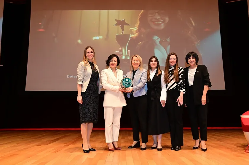 Mercedes-Benz, She’s Mentoring Programı Başarılarını 5 Prestijli Ödülle Taçlandırdı