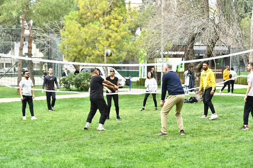 İzmir’in ilk spor istasyonu Hasanağa Bahçesi’nde açı