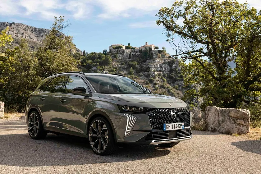 FÜTÜRİSTİK ZARAFETE SAHİP DS AUTOMOBILES MODELLERİNDE HAZİRAN AYINA ÖZEL FİNANSMAN TEKLİFLERİ!