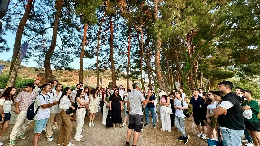 Gençler Efes’i keşfetti
