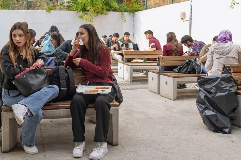 Büyükşehir üniversite öğrencilerini unutmuyor 