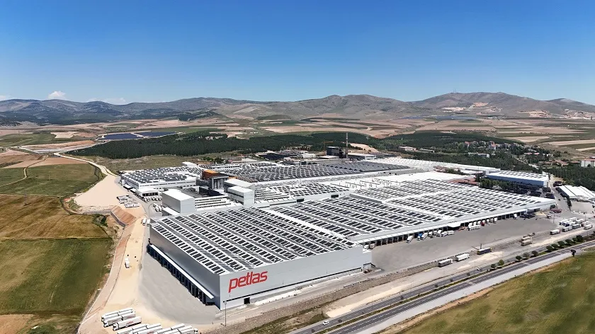 PETLAS YENİ NESİL İŞ MAKİNELERİ İÇİN LASTİK SERİSİNİ GÜÇLENDİRİYOR! 